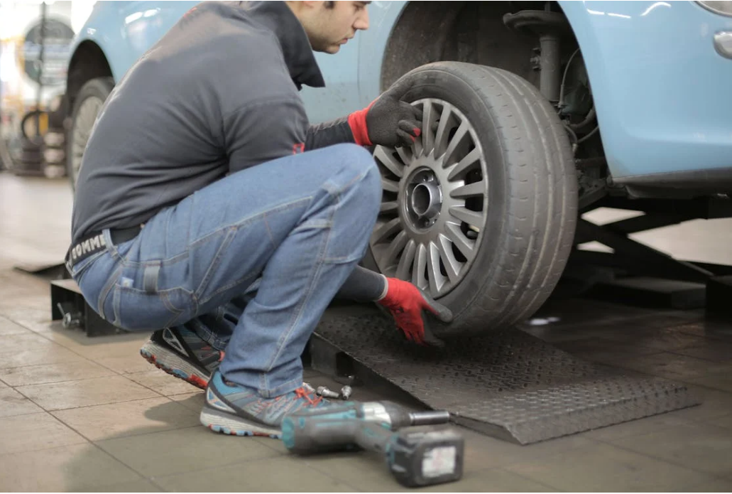 Got a Flat Tyre? How to Change a Car Tyre